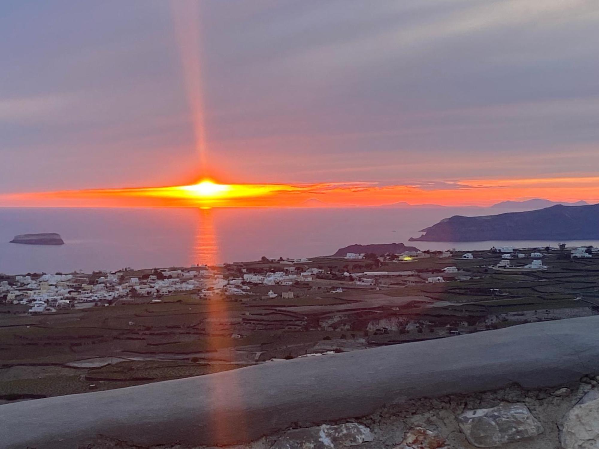 Ena Suites Santorini 피르고스 외부 사진